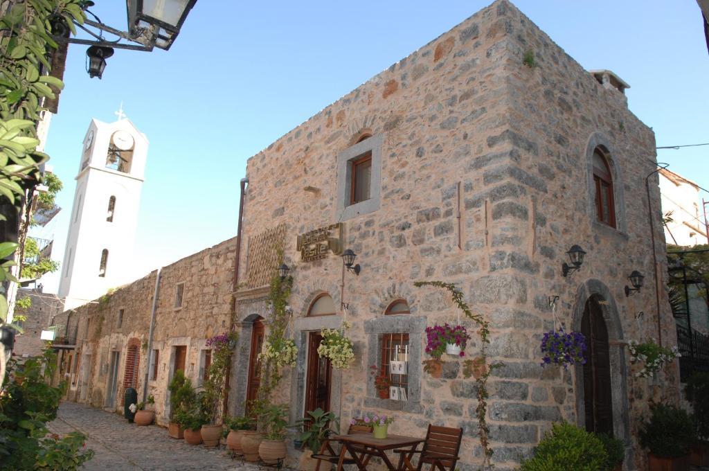 Medieval Castle Mesta Exterior photo